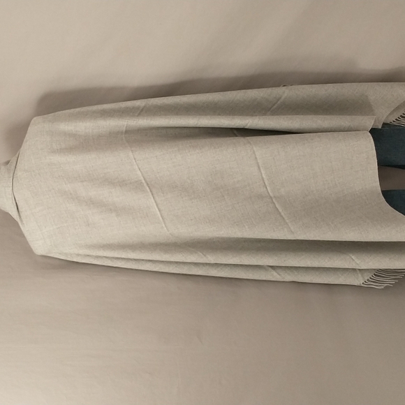 Baby Alpaca A Soft Idea Travel Wrap 70" x 52" Light Heather Gray NWT Peru Shawl - Picture 5 of 7